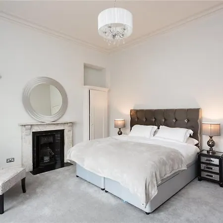 Mansion House By The Racecourse York