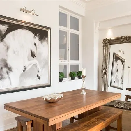 Mansion House By The Racecourse Apartman York